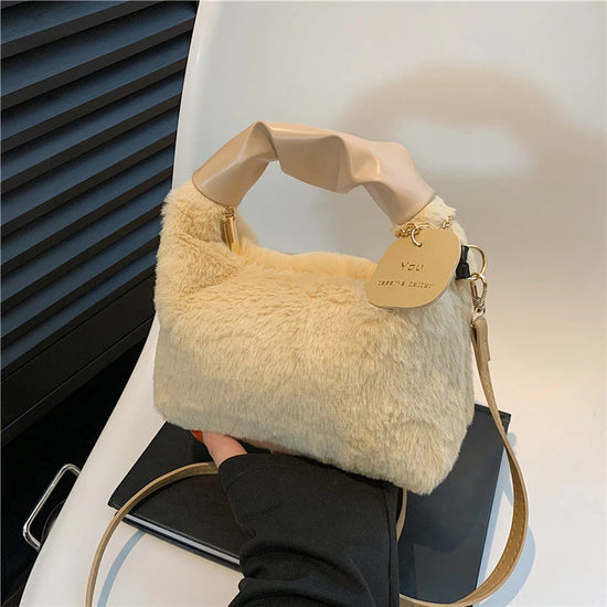 Borsa a mezzaluna in ecopelliccia donna – Hobo half-moon con manico arricciato e tracolla crossbody