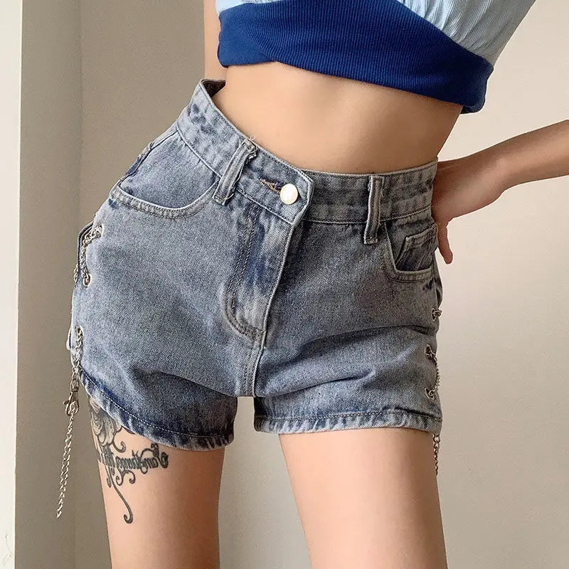 Shorts donna sexy in denim stile coreano – vita alta, biker aesthetic, strappi e paillettes estate 2025