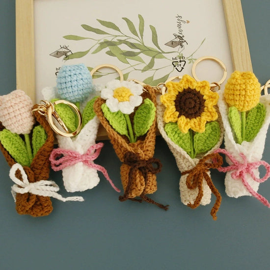 Portachiavi fiore all’uncinetto artigianale – charm amigurumi handmade per borse e chiavi