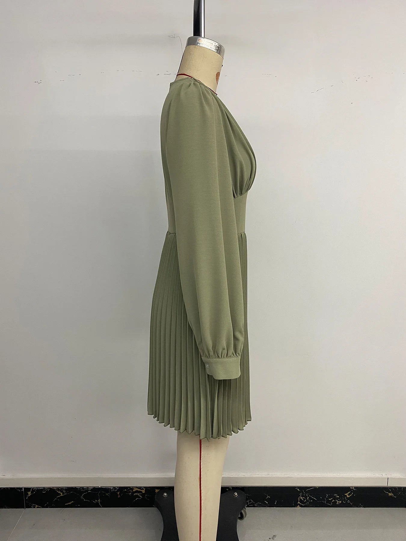 Vestito estivo midi elegante A-line con maniche a lanterna 2026