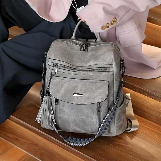 Zaino donna in pelle sintetica impermeabile + ant-furto – travel business college backpack grande capacità con nappina 2025