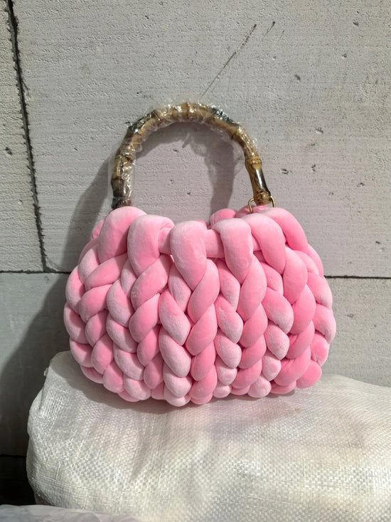 Borsa lavorata a mano in lana islandese super-spessa Yingzi – hand-knitted Icelandic wool bag trendy & artigianale
