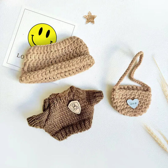 Set di abbigliamento lavorato a mano per bambola Labubu da 17 cm – Maglione, cappello e zaino