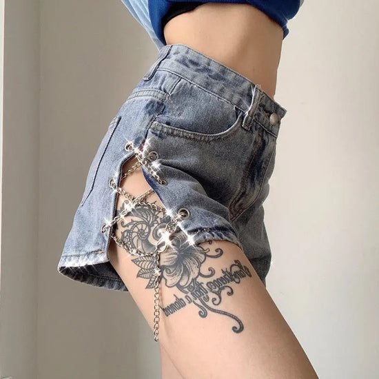 Shorts donna sexy in denim stile coreano – vita alta, biker aesthetic, strappi e paillettes estate 2025