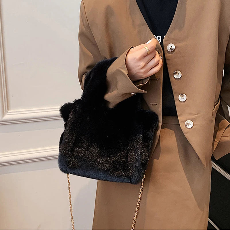 Shopper Tote Donna in Ecopelliccia Invernale – Borsa Furry Fluffy a Tracolla o Spalla