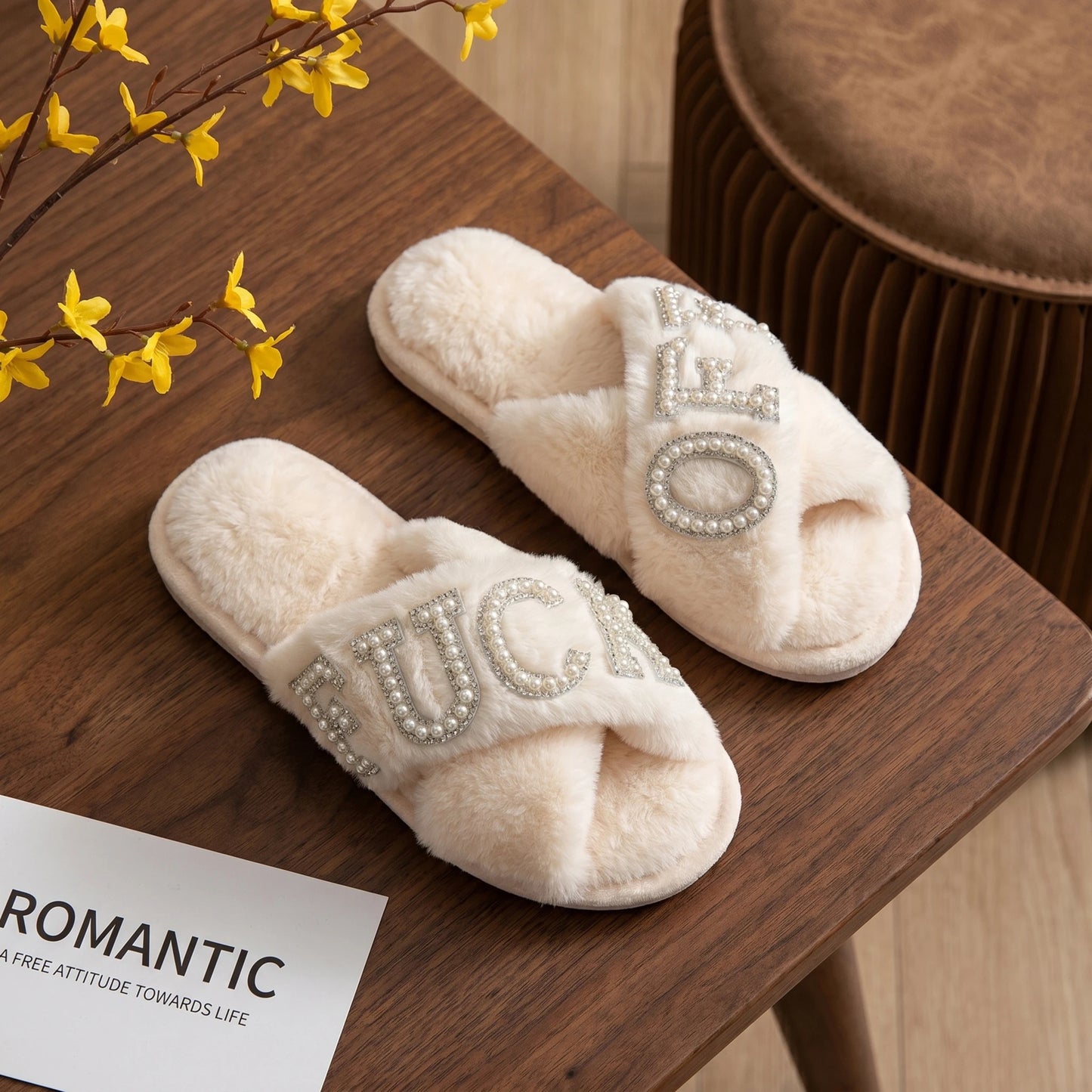 Ciabatte Donna F**K OFF in Peluche con Fasce Incrociate e Dettagli Strass