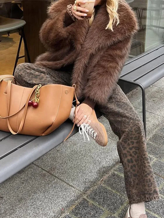 Pelliccia corta donna marrone con collo a rever