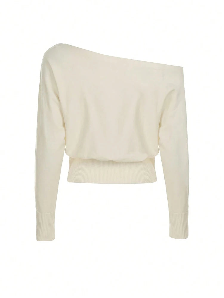 Maglione donna asimmetrico a collo alto e maniche lunghe