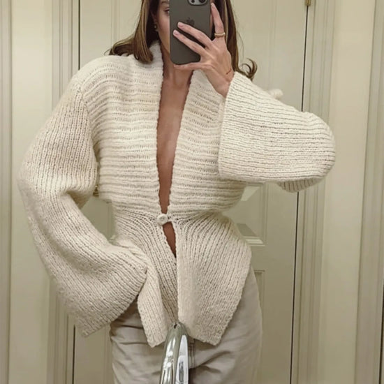 Maglione Y2K vintage da donna con scollo a V e collo revers – Slim fit knitwear retrò 2000s