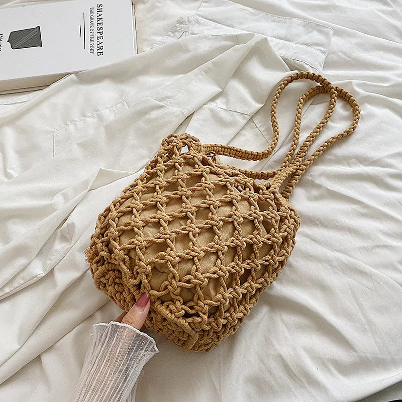 Borsa a secchiello in paglia intrecciata a mano – con coulisse e tracolla, perfetta per spiaggia e shopping