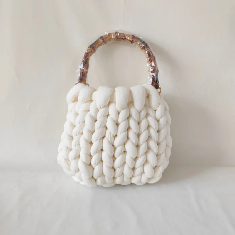 Borsa lavorata a mano in lana islandese super-spessa Yingzi – hand-knitted Icelandic wool bag trendy & artigianale