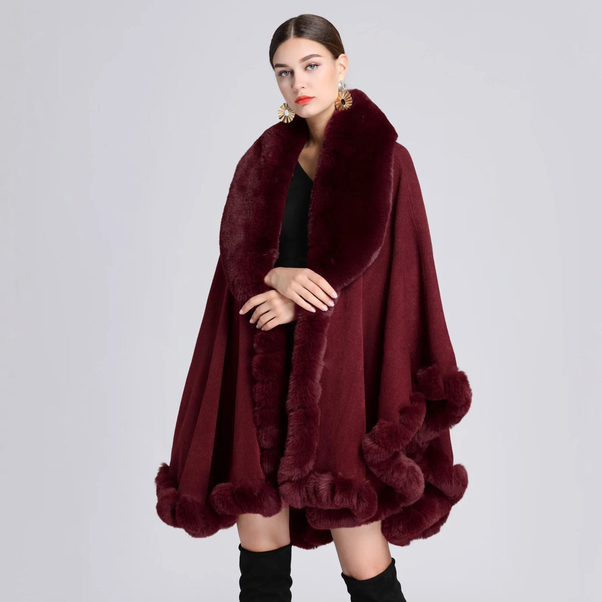 Mantella donna con bordo in pelliccia sintetica