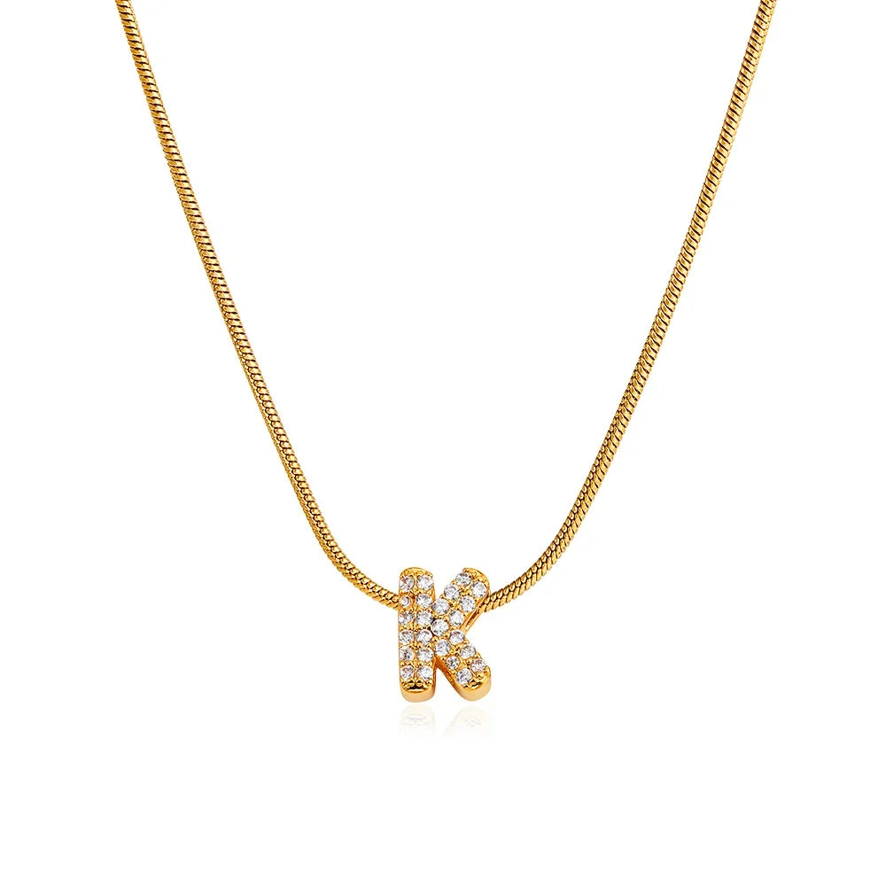 Collana iniziale personalizzabile A–Z con pavé di zirconi – acciaio, elegante