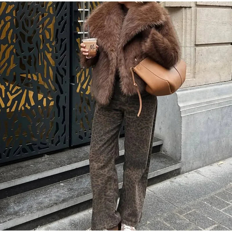 Pelliccia corta donna marrone con collo a rever