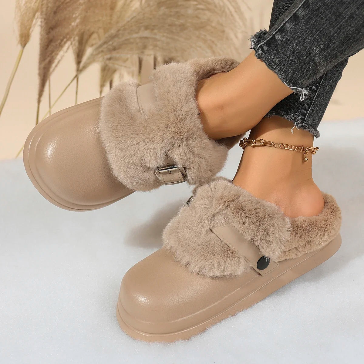 Women EVA Thick Sole Fur Slippers Closed Toe Fluffy Warm Home Slippers Woman Buckle Fashion Slip-on Cover Head Cotton Slippers