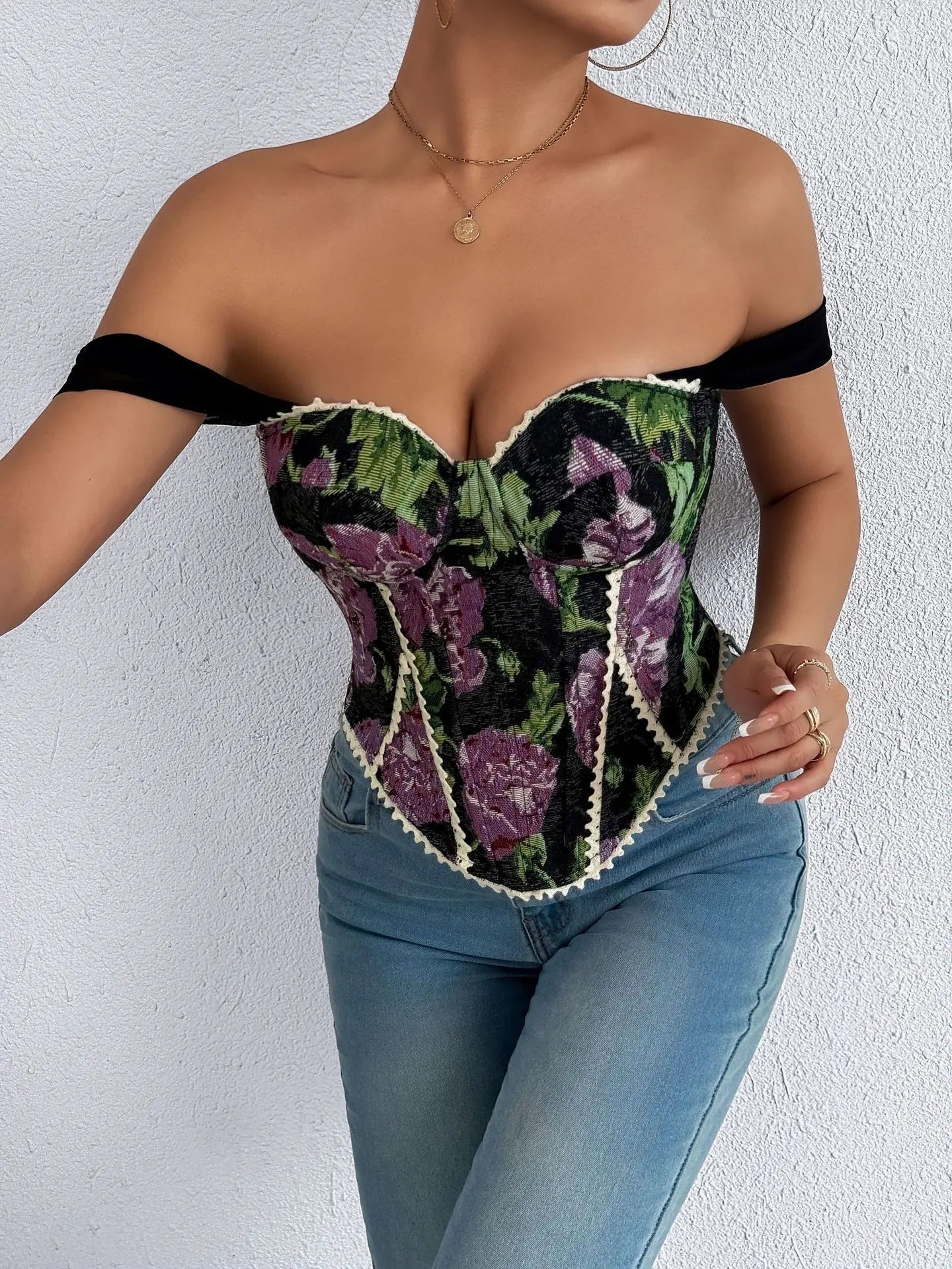 Top Donna in Pizzo Ricamato – Corsetto Elegante e Sexy
