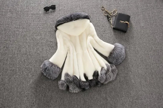 Cappotto lungo in pelliccia sintetica con cappuccio – giacca maxi donna calda e lussuosa per l'inverno 2025