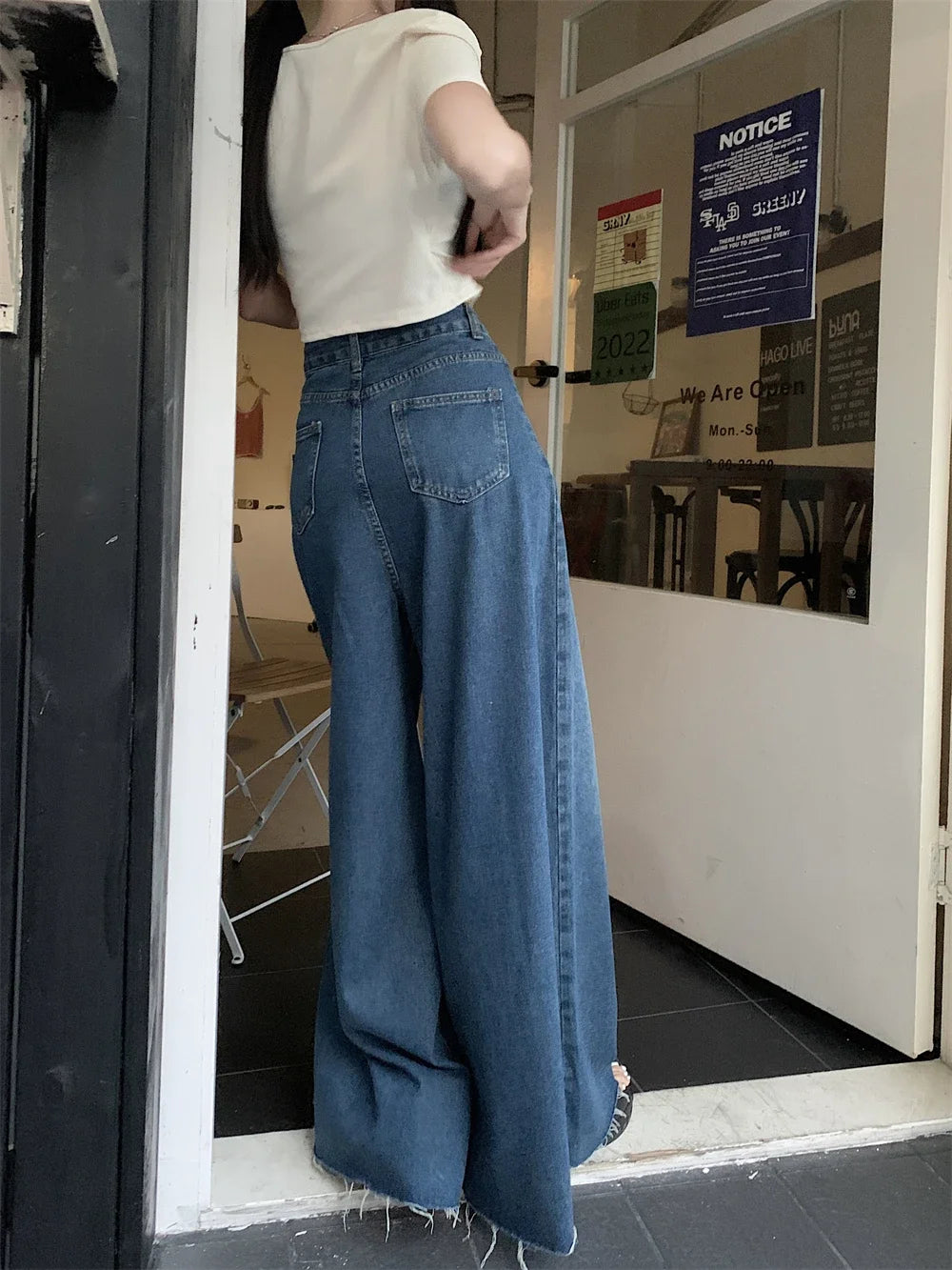 Baggy Jeans  larghi a vita alta effetto corsetto: stile Y2K con un tocco retrò per look streetwear di tendenza