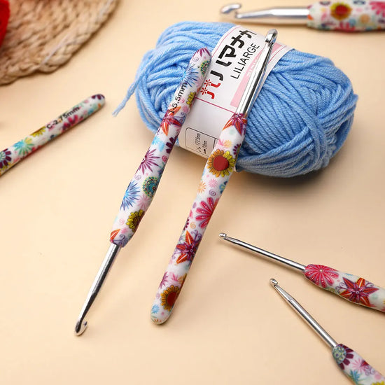 Set Uncinetti e Ferri da Maglia con Manico in Ceramica – Strumenti DIY per Cucito e Intreccio