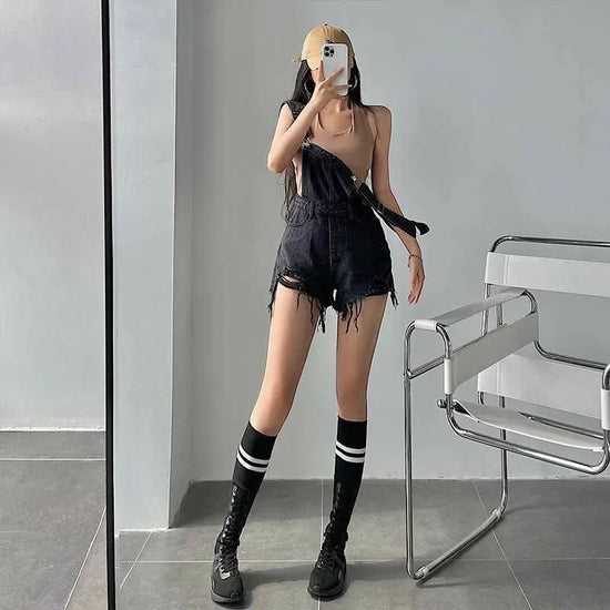 Salopette donna estiva in denim vita alta, strappi – overall shorts effetto slanciato