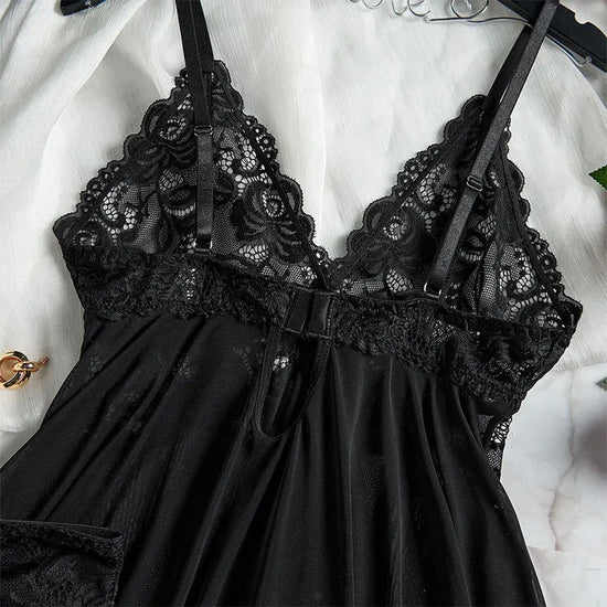 Completo lingerie plus size in pizzo con reggiseno, perizoma e vestaglia trasparente – Set elegante e romantico