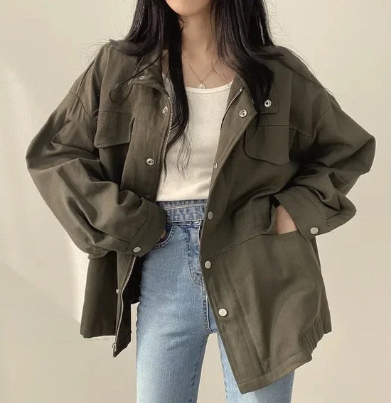 Giacca utility donna retro ‒ jacket con coulisse in vita, tasche, look chic autunno 2025