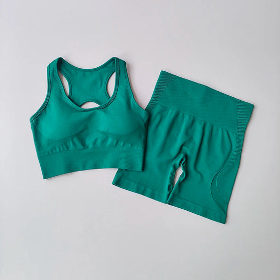 Set seamless donna 2025 – top sportivo e shorts vita alta, look fitness elegante e funzionale