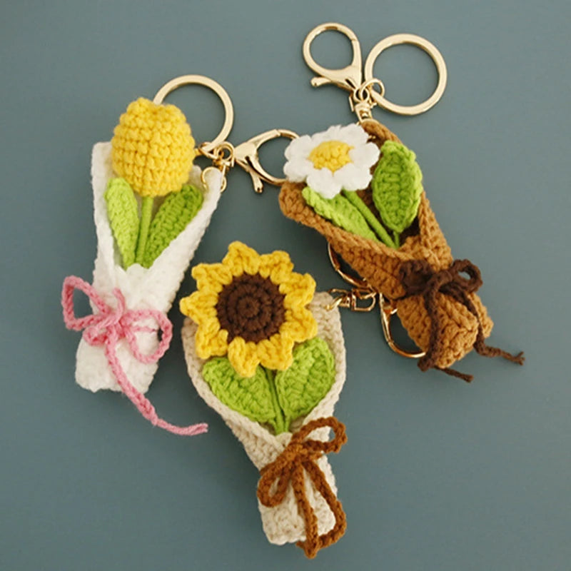Portachiavi fiore all’uncinetto artigianale – charm amigurumi handmade per borse e chiavi
