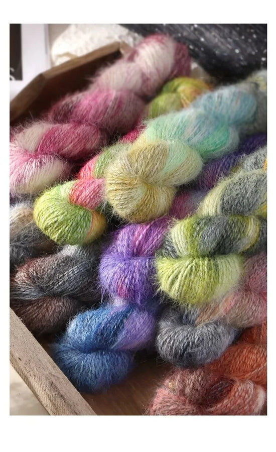 Filato Lana Multicolore Sfumato – Gomitolo Gradient per Maglieria e Uncinetto