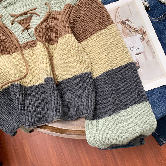 Pullover donna a righe multicolore con scollo lacciato – Maglione crop a maniche lunghe, knit casual autunno/inverno