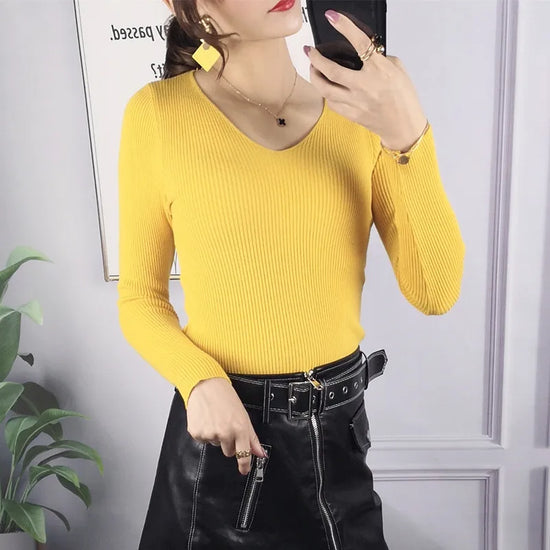 Maglia donna a costine con scollo a V e maniche lunghe