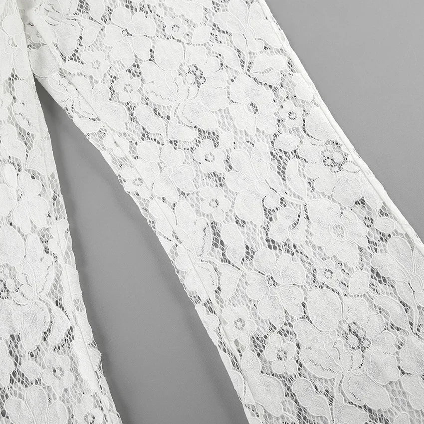 Pantaloni flare bianchi a vita alta in pizzo floreale – Estate 2025