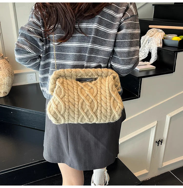 Borsa Crochet Donna Invernale – Crossbody Tricot con Catena e Texture Maglia
