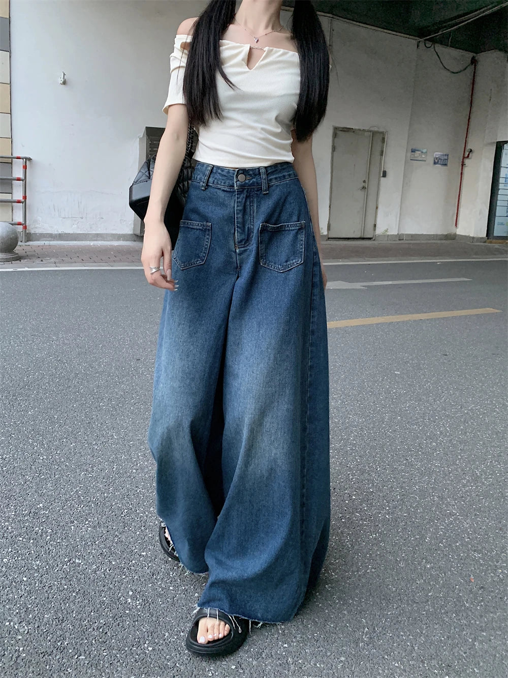 Baggy Jeans  larghi a vita alta effetto corsetto: stile Y2K con un tocco retrò per look streetwear di tendenza