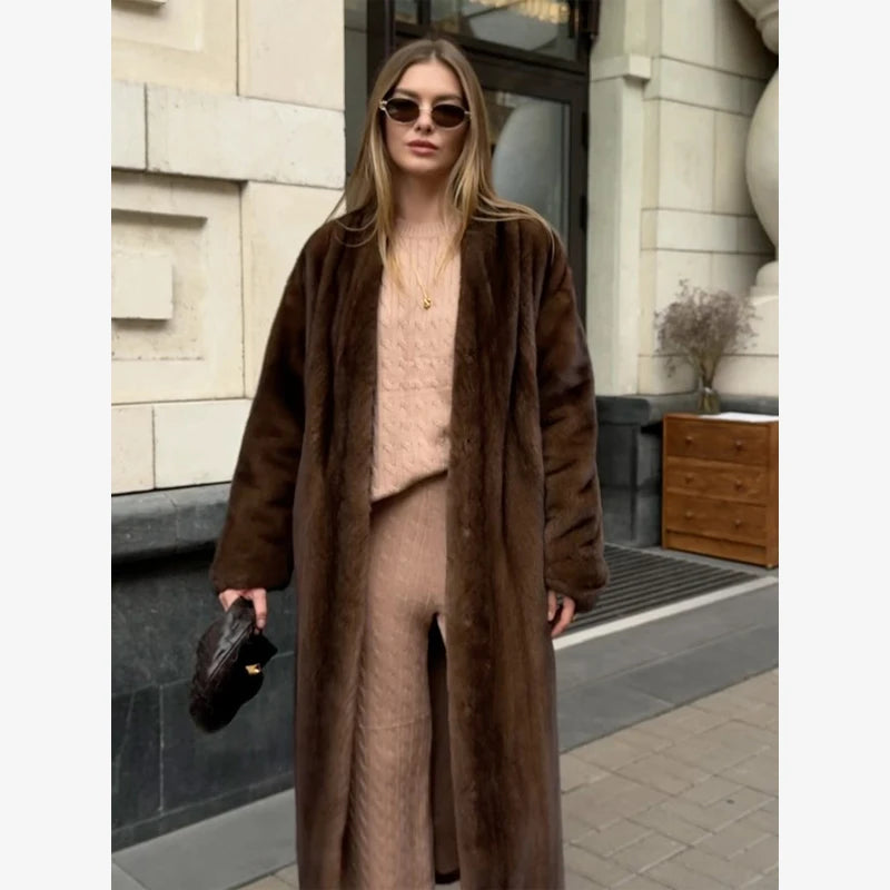 Cappotto donna in pelliccia sintetica dal taglio ampio