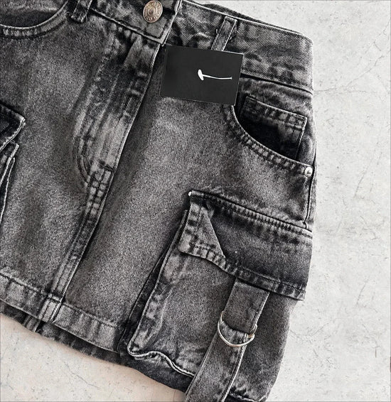 Shorts gothic cargo donna vita media in denim patchwork – estivo 2025, tasche multiple