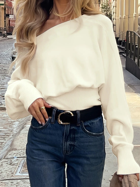 Maglione donna asimmetrico a collo alto e maniche lunghe