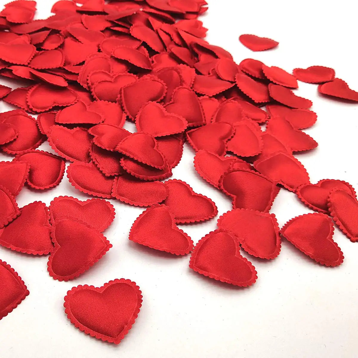200 pezzi Petali di Cuore in Tessuto Imbottito per Decorazioni Romantiche San Valentino