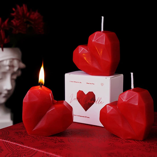 Candele Profumate a Forma di Cuore Rosso – Decorazioni Romantiche per San Valentino