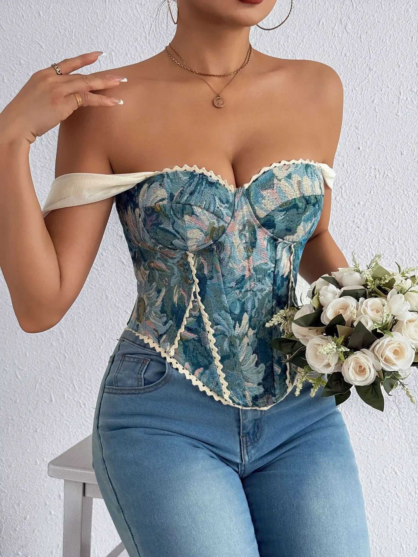 Top Donna in Pizzo Ricamato – Corsetto Elegante e Sexy