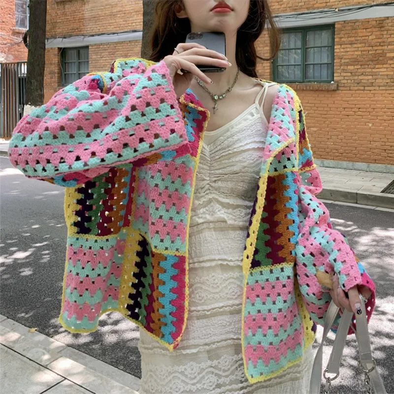 Cardigan crochet multicolore donna – Giacca traforata a righe arcobaleno, copertura leggera  e outfit boho