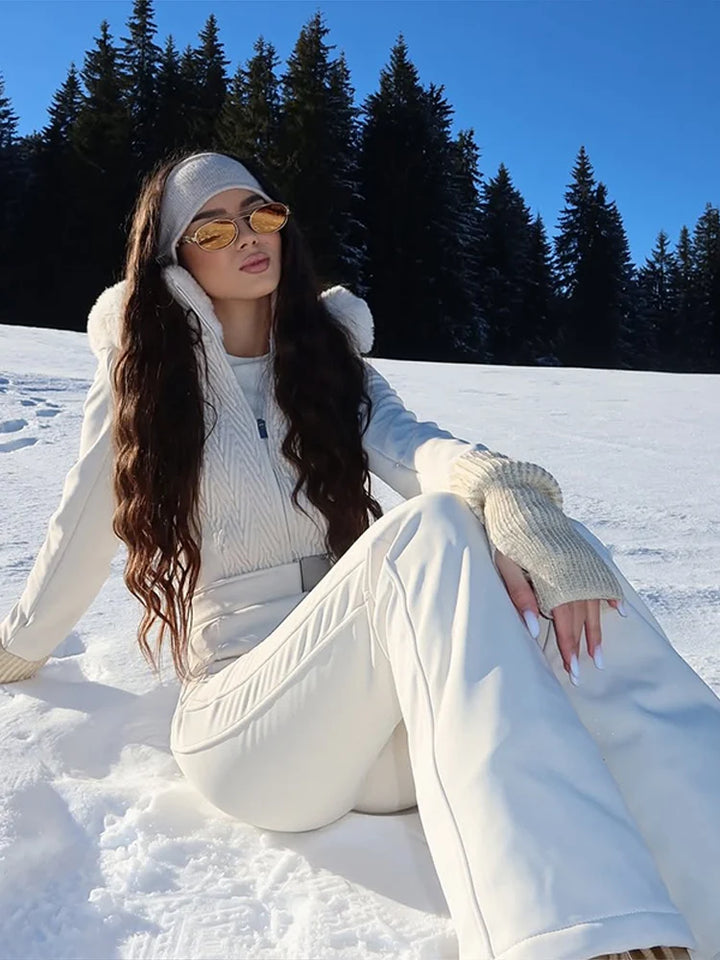 Tuta da neve donna con cintura o giacca: scegli la versione