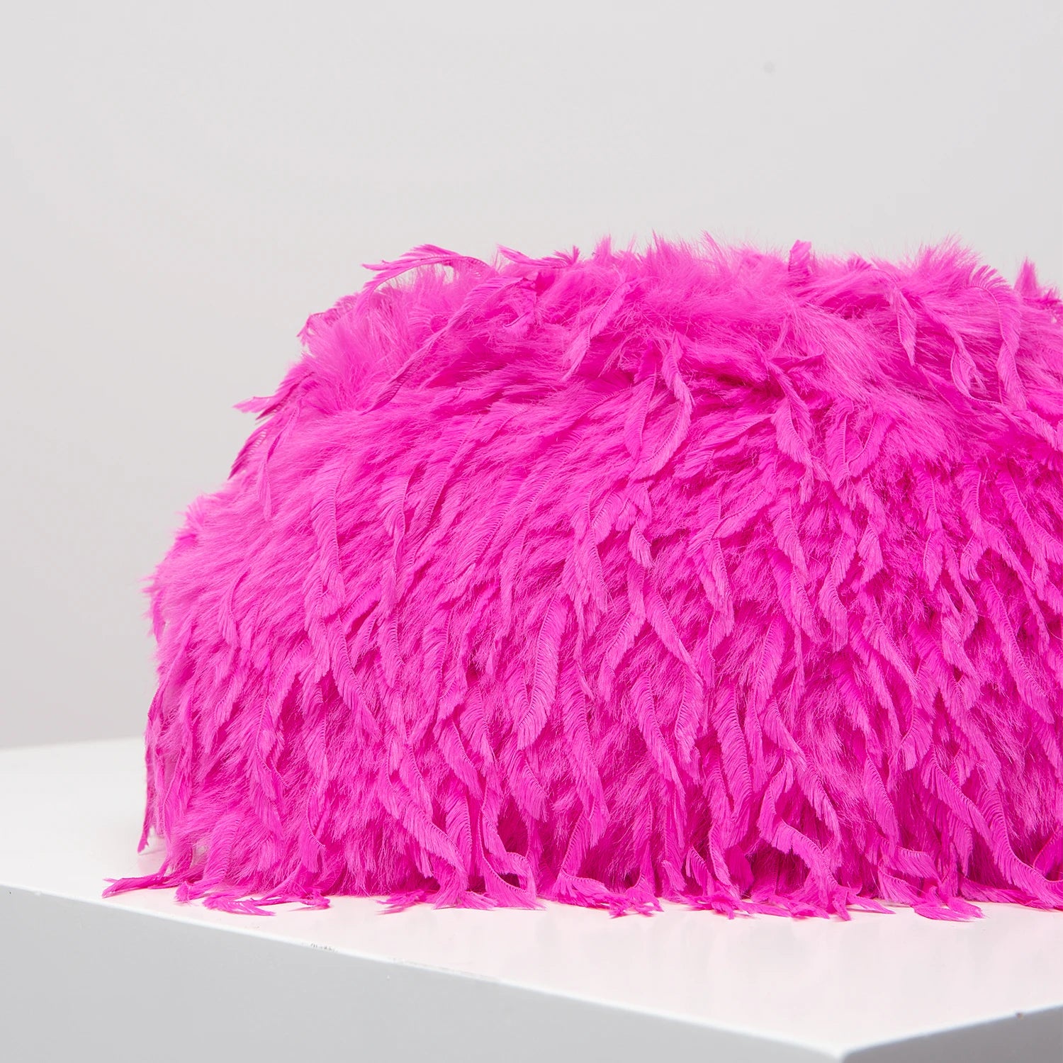 Clutch Y2K “Dopamine Style” in peluche candy-color – borsa da sera / clip bag fashion