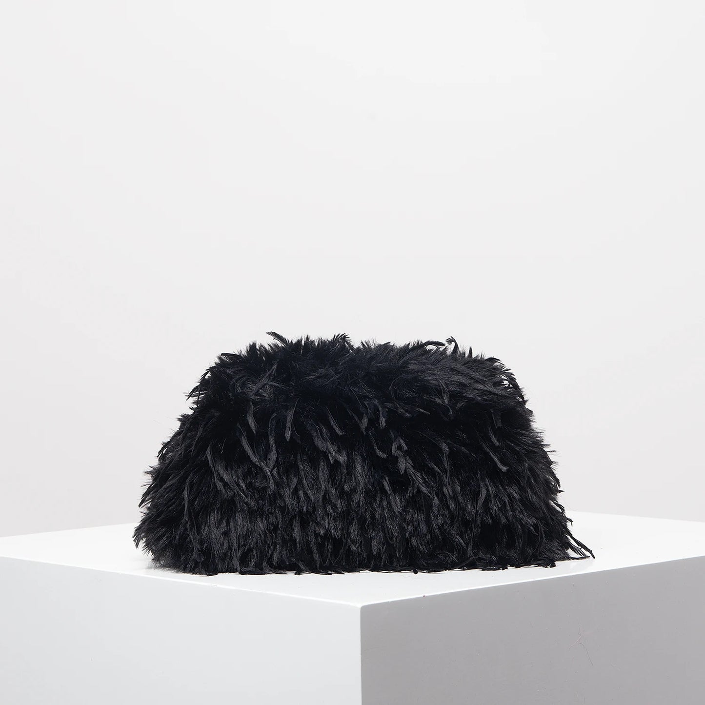 Clutch Y2K “Dopamine Style” in peluche candy-color – borsa da sera / clip bag fashion