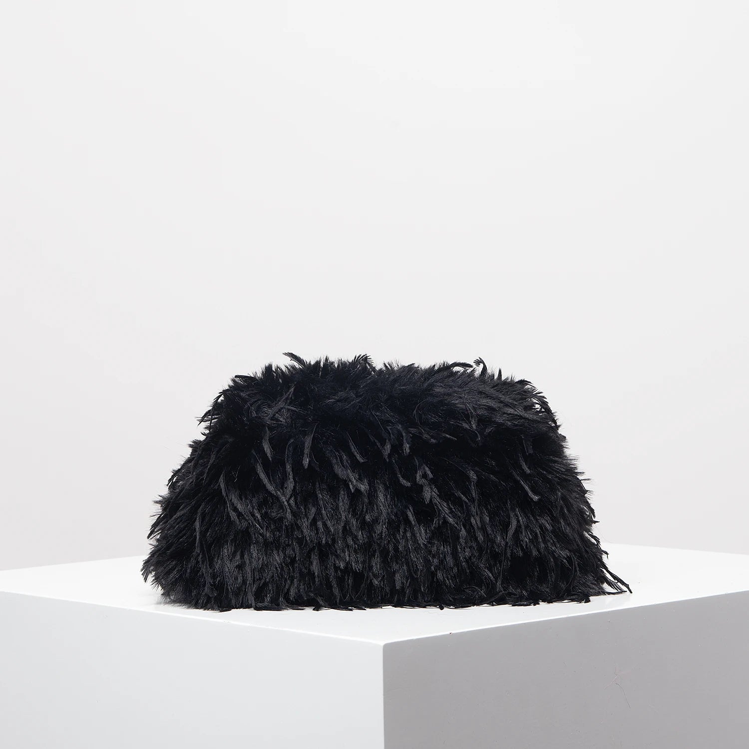 Clutch Y2K “Dopamine Style” in peluche candy-color – borsa da sera / clip bag fashion