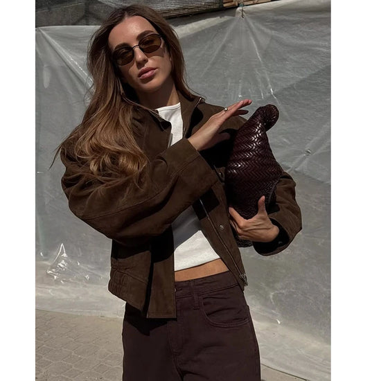 Giacca donna con grandi tasche, zip e collo alto - foto 2 della galleria