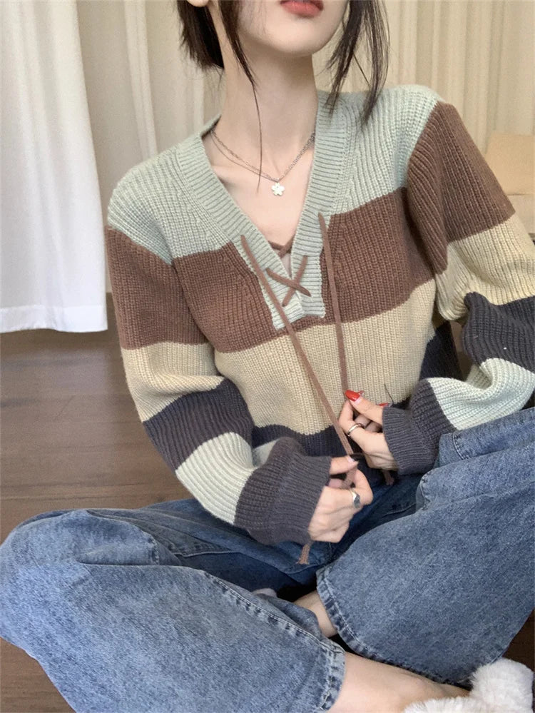 Pullover donna a righe multicolore con scollo lacciato – Maglione crop a maniche lunghe, knit casual autunno/inverno