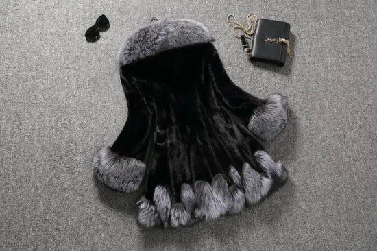 Cappotto lungo in pelliccia sintetica con cappuccio – giacca maxi donna calda e lussuosa per l'inverno 2025