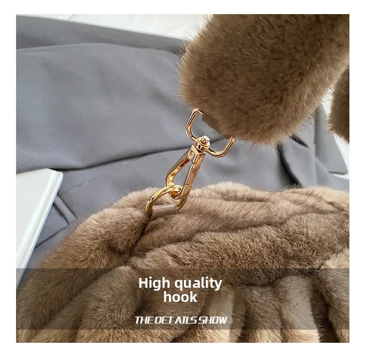 Borsa Crossbody Fluffy Cloud in Ecopelliccia – Clutch Imbottita d’Inverno per Donna, Versatile e Morbida