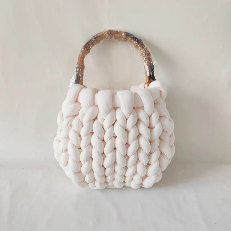 Borsa lavorata a mano in lana islandese super-spessa Yingzi – hand-knitted Icelandic wool bag trendy & artigianale